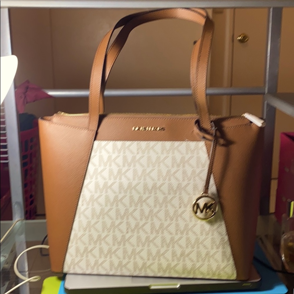 MICHAEL KORS MADDIE